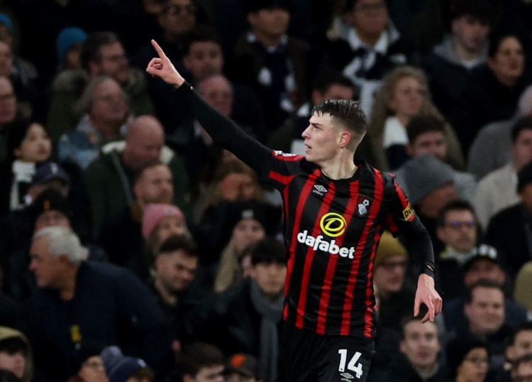 世界杯:英格兰VS克罗地亚直播_4-2凯恩双响全场回放